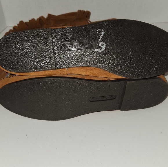 Minnetonka Women's 10 - Picture 6 of 8